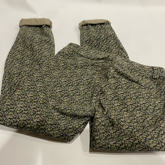 The CAbi Women’s Style 5083 Ditsy Olive Green Floral Stretch Skinny Jeans SZ 0 - Picture 4 of 4